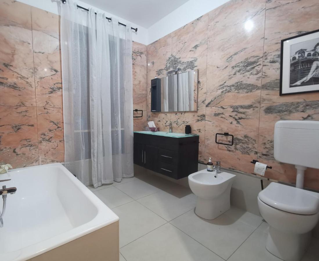 The Piedmont Gate Apartment Collegno Exterior foto